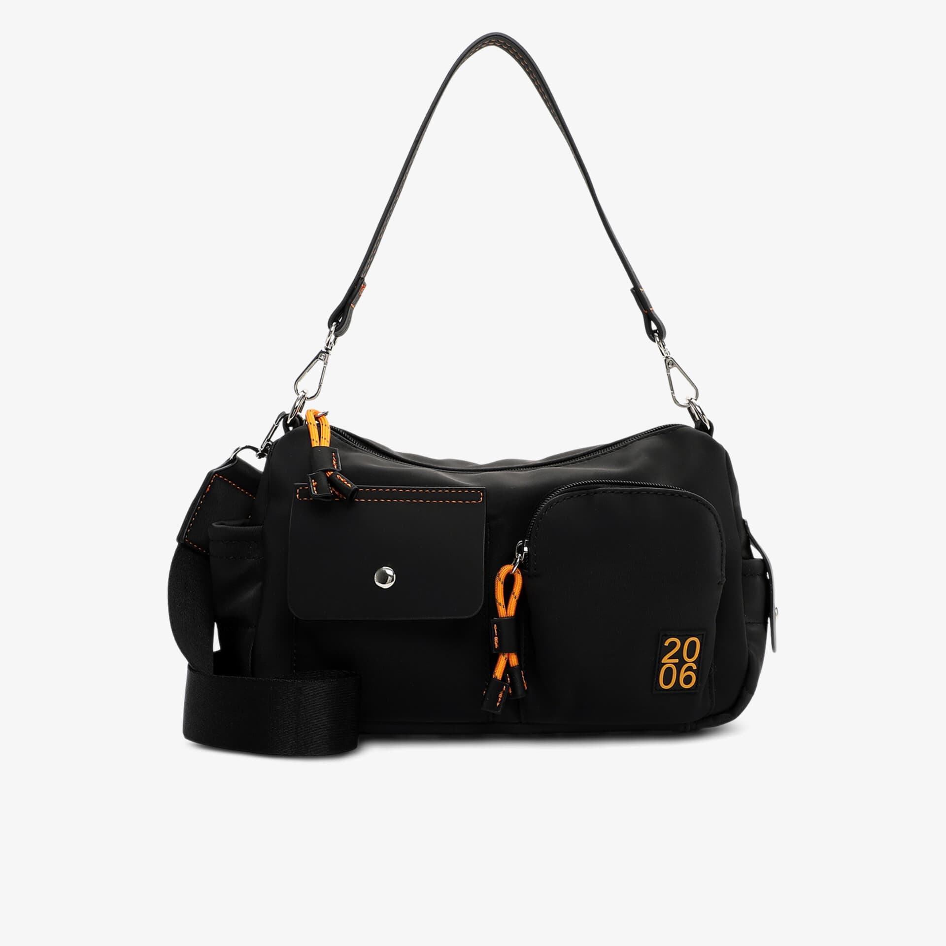 Schwarze Tasche mit auffälligen Details, ideal für Freizeit und Alltag